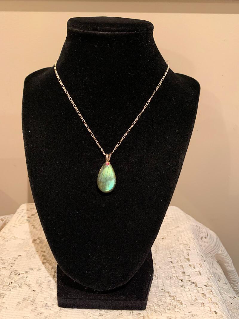 Teardrop Labradorite Pendant with Green Flash – 925 Sterling Silver Chain