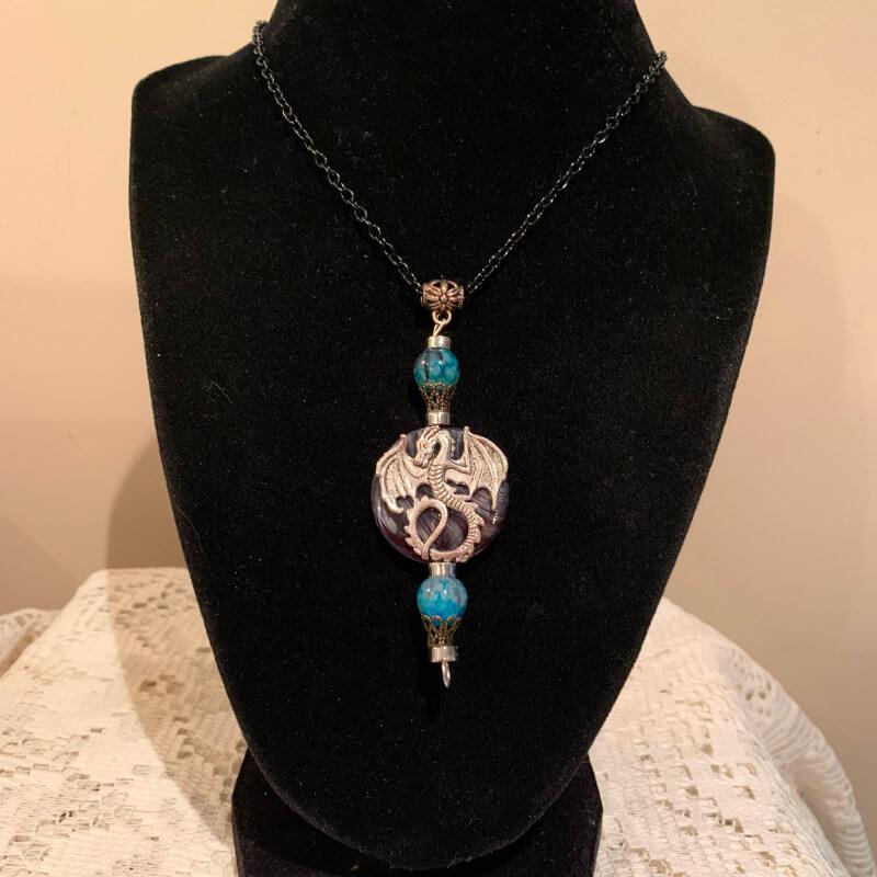 Celtic dragon pendant (Blue/black)